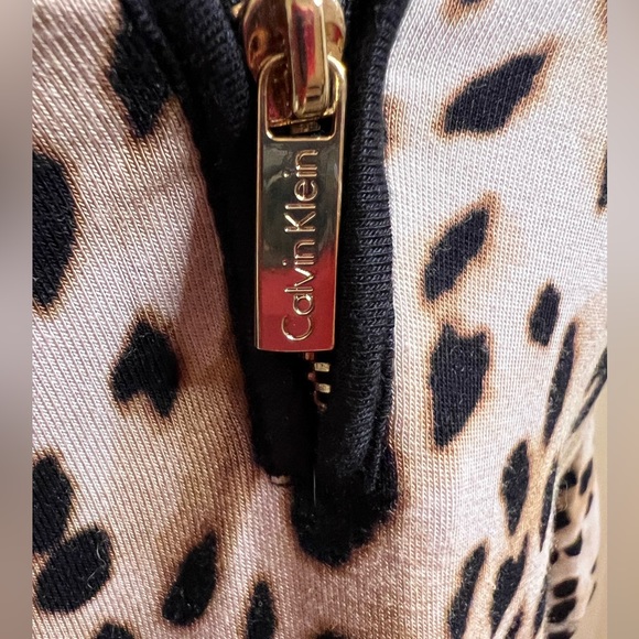 Calvin Klein blk & tan leopard print top. NWOT - Picture 6 of 7